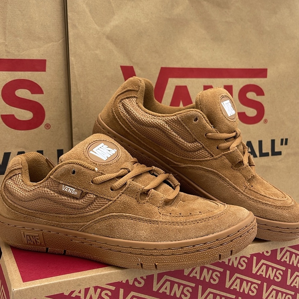 Vans WMNS Speed Ls Chipmunk Mono
VN000CTNGWT Sneakers - Picture 8 of 16